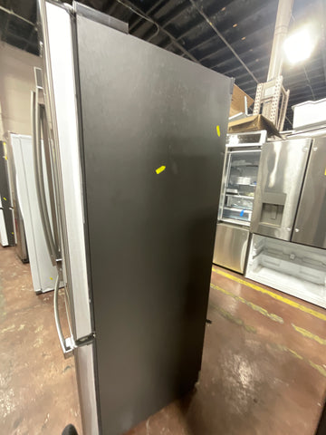 Refrigerator of model PYE22KYNFS. Image # 4: GE Profile™ Series ENERGY STAR® 22.1 Cu. Ft. Counter-Depth Fingerprint Resistant French-Door Refrigerator with Hands-Free AutoFill