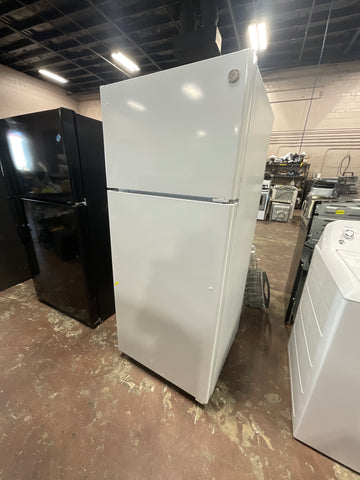 Refrigerator of model GTS18HGNRWW. Image # 1: GE® 17.5 Cu. Ft. Top-Freezer Refrigerator