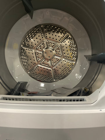 Dryer of model GUD27ESSMWW. Image # 3: GE Unitized Spacemaker® 3.8 cu. ft. Capacity Washer with Stainless Steel Basket and 5.9 cu. ft. Capacity Electric Dryer