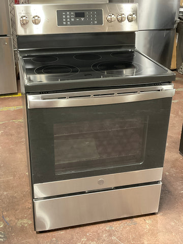Range of model JB735SPSS. Image # 1: GE® 30" Free-Standing Electric Convection Range with No Preheat Air Fry