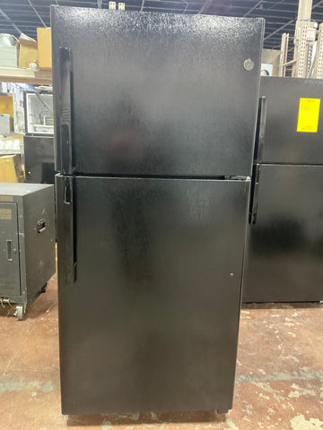 Refrigerator of model GTE19DTNRBB. Image # 1: GE® ENERGY STAR® 19.2 Cu. Ft. Top-Freezer Refrigerator