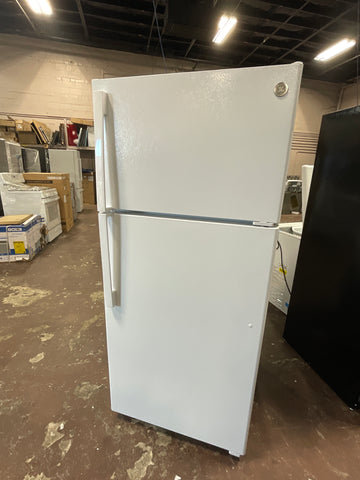 Refrigerator of model GTE17GTNRWW. Image # 1: GE® ENERGY STAR® 16.6 Cu. Ft. Top-Freezer Refrigerator