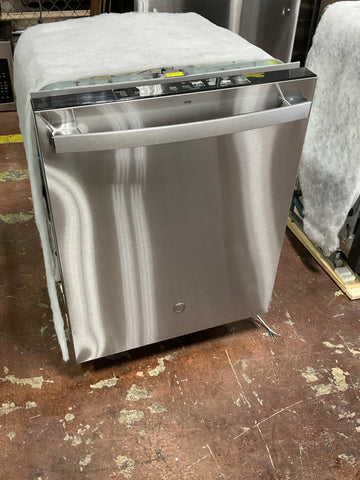 Dishwasher of model GDT550PYRFS. Image # 1: GE® Top Control with Plastic Interior Dishwasher with Sanitize Cycle & Dry Boost