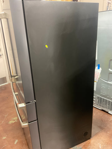 Refrigerator of model CGE29DP3TD1. Image # 3: Café™ ENERGY STAR® 28.7 Cu. Ft. Smart 4-Door French-Door Refrigerator With Dual-Dispense AutoFill Pitcher