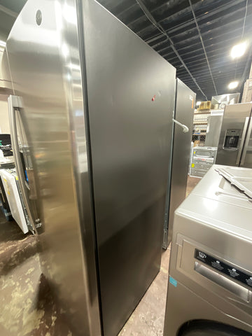 Refrigerator of model GSS25GYPFS. Image # 4: GE® 25.3 Cu. Ft. Side-By-Side Refrigerator