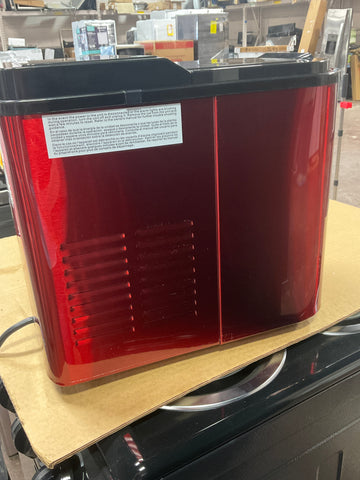 Freezer of model DIM2500RDB. Image # 2: Danby 25 lbs. Countertop Ice Maker in Red