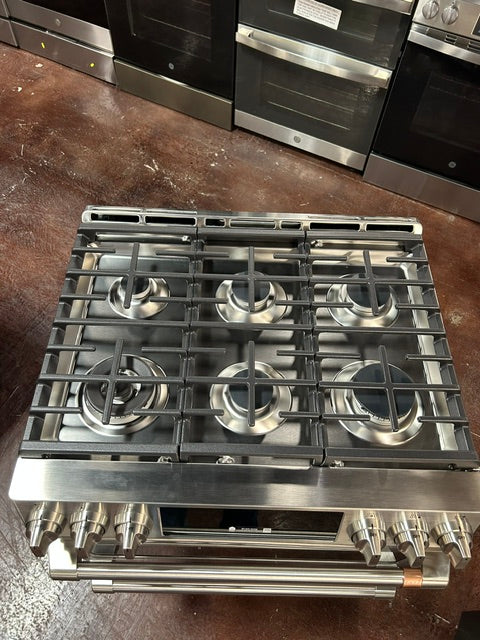 CAFÉ™ 30" Smart Slide-In, Front-Control, Gas Double-Oven Range with Convection