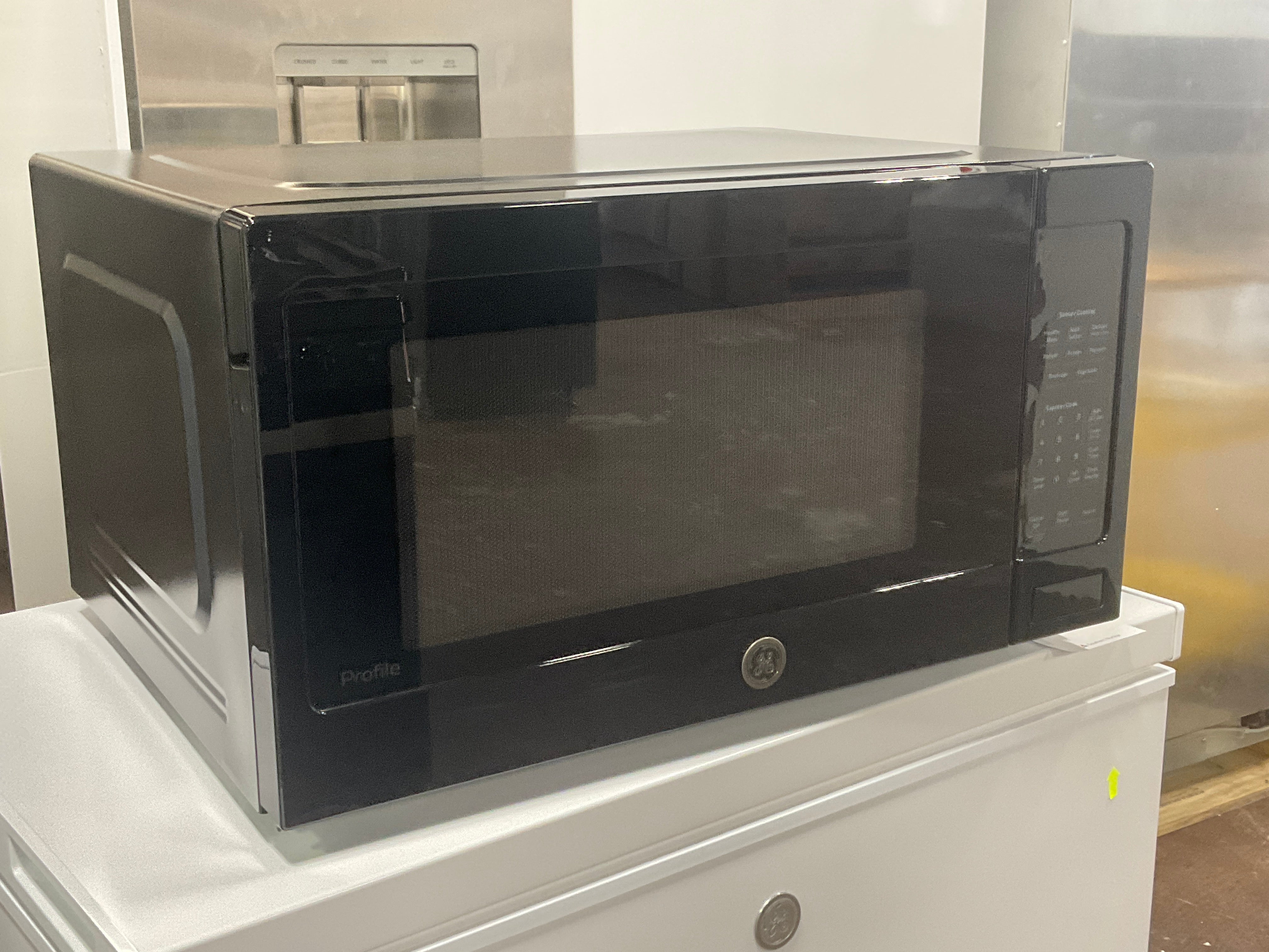 GE -GE Profile™ 2.2 Cu. Ft. Countertop Sensor Microwave Oven