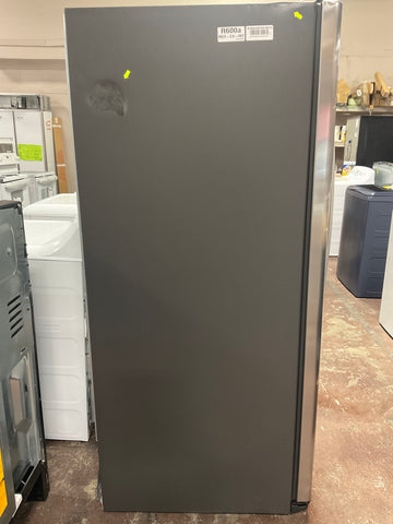 Refrigerator of model GSS23GYPFS. Image # 3: GE® 23.0 Cu. Ft. Side-By-Side Refrigerator