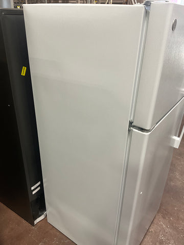 Refrigerator of model GIE18DTNRWW. Image # 3: GE® ENERGY STAR® 17.5 Cu. Ft. Top-Freezer Refrigerator