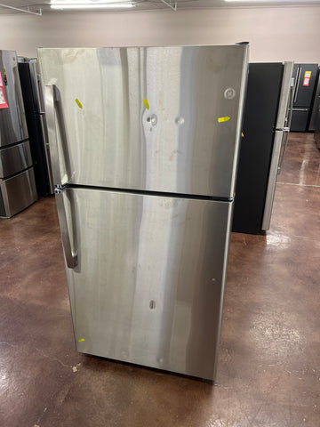 Refrigerator of model GIE22JSNRSS. Image # 1: GE® ENERGY STAR® 21.9 Cu. Ft. Top-Freezer Refrigerator