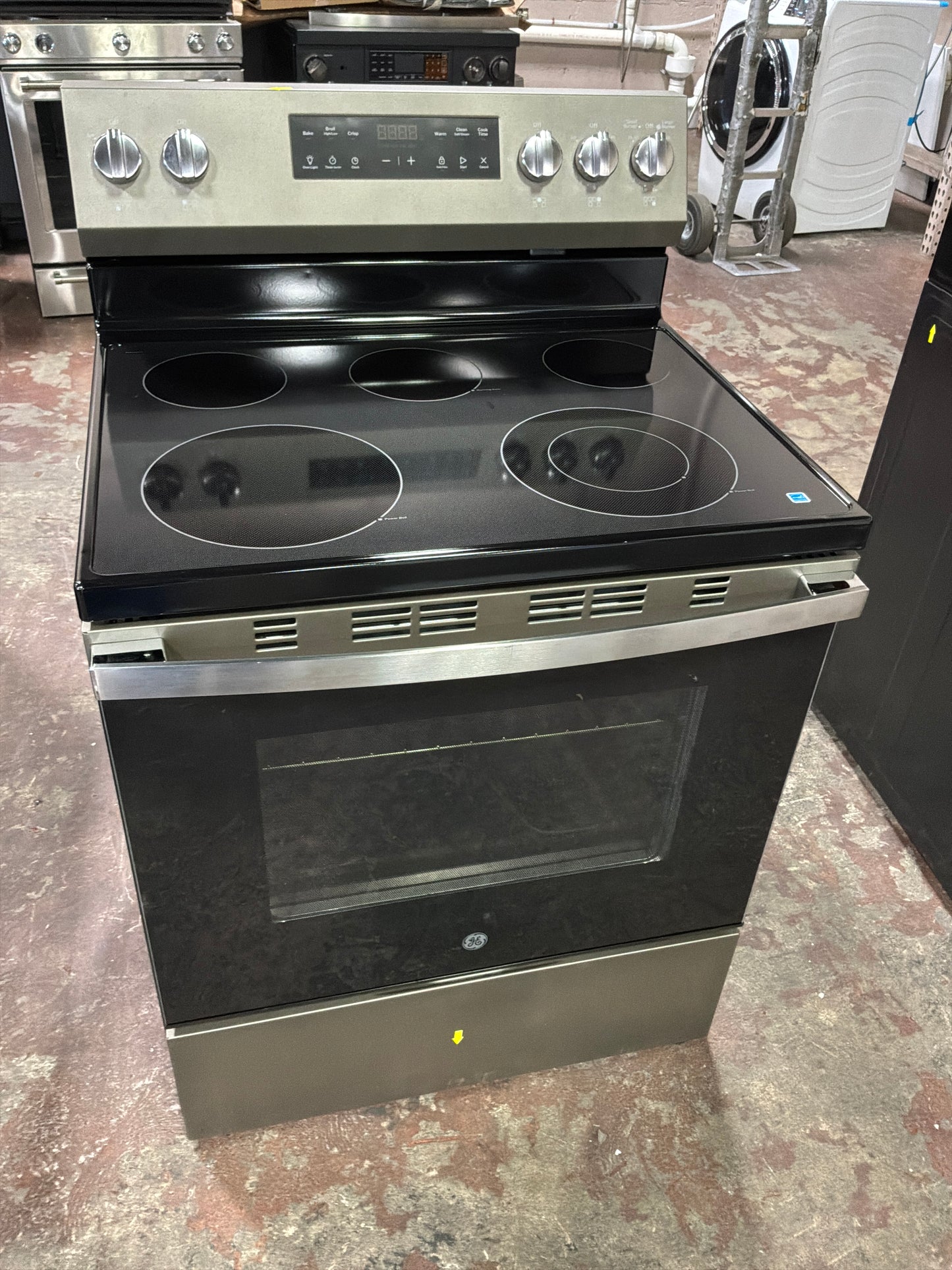 Front view, oven-door closed