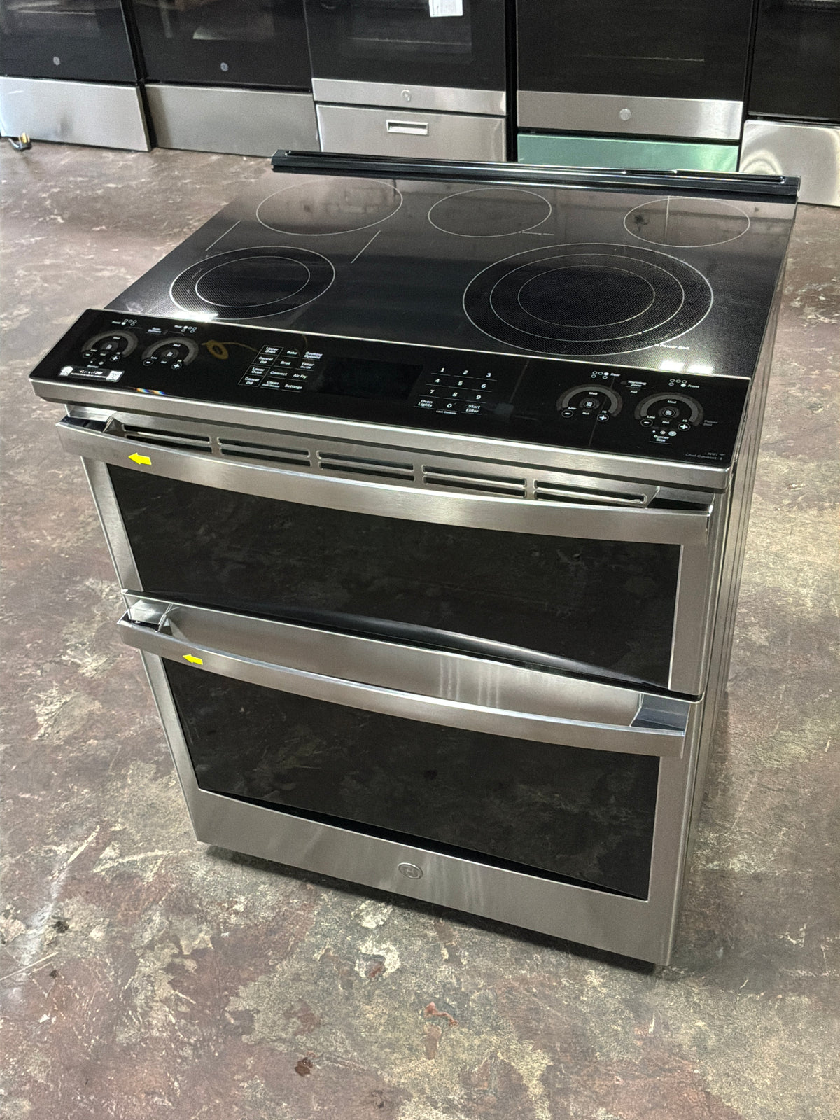 Front view, oven-door closed