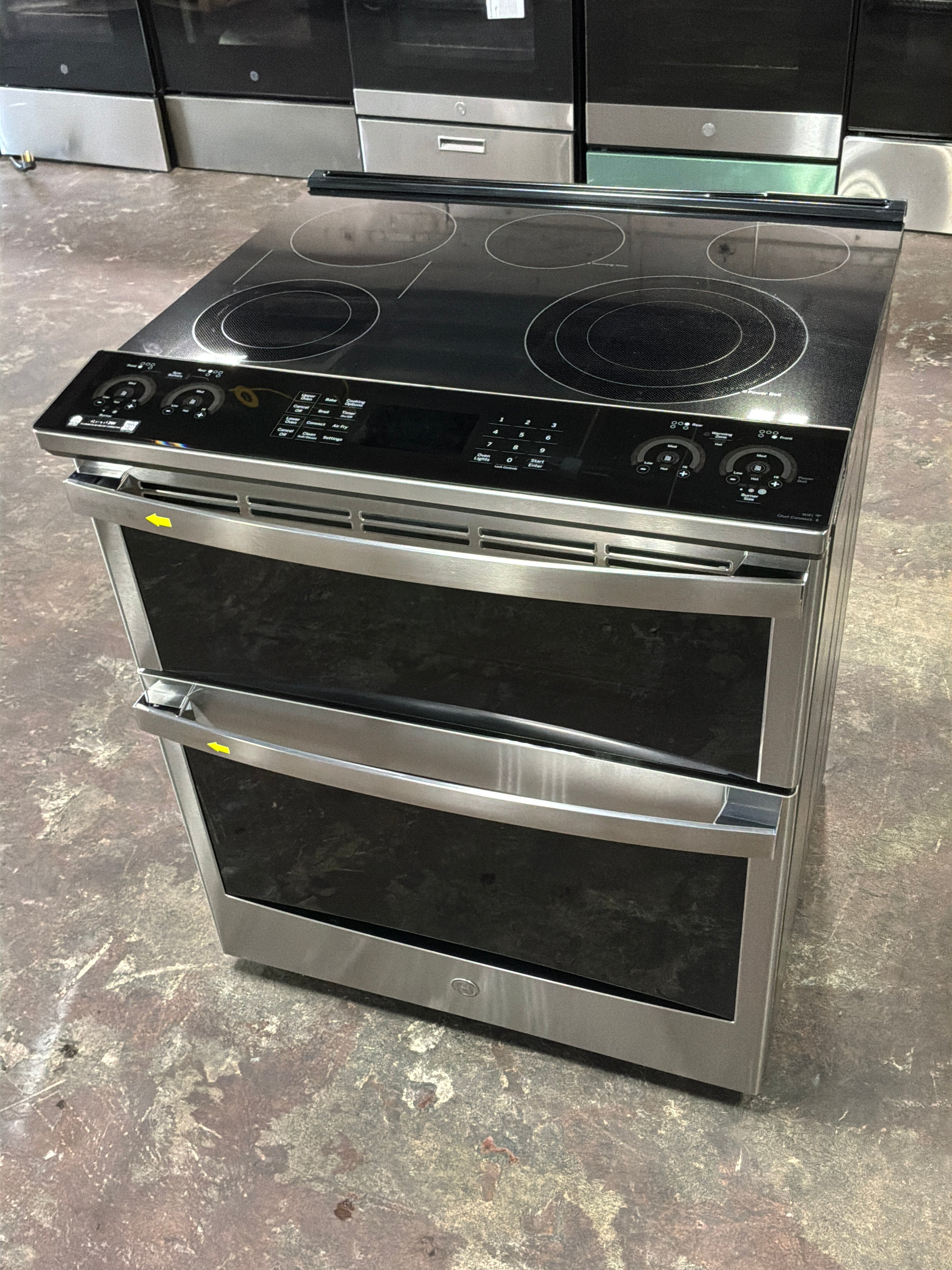 Front view, oven-door closed