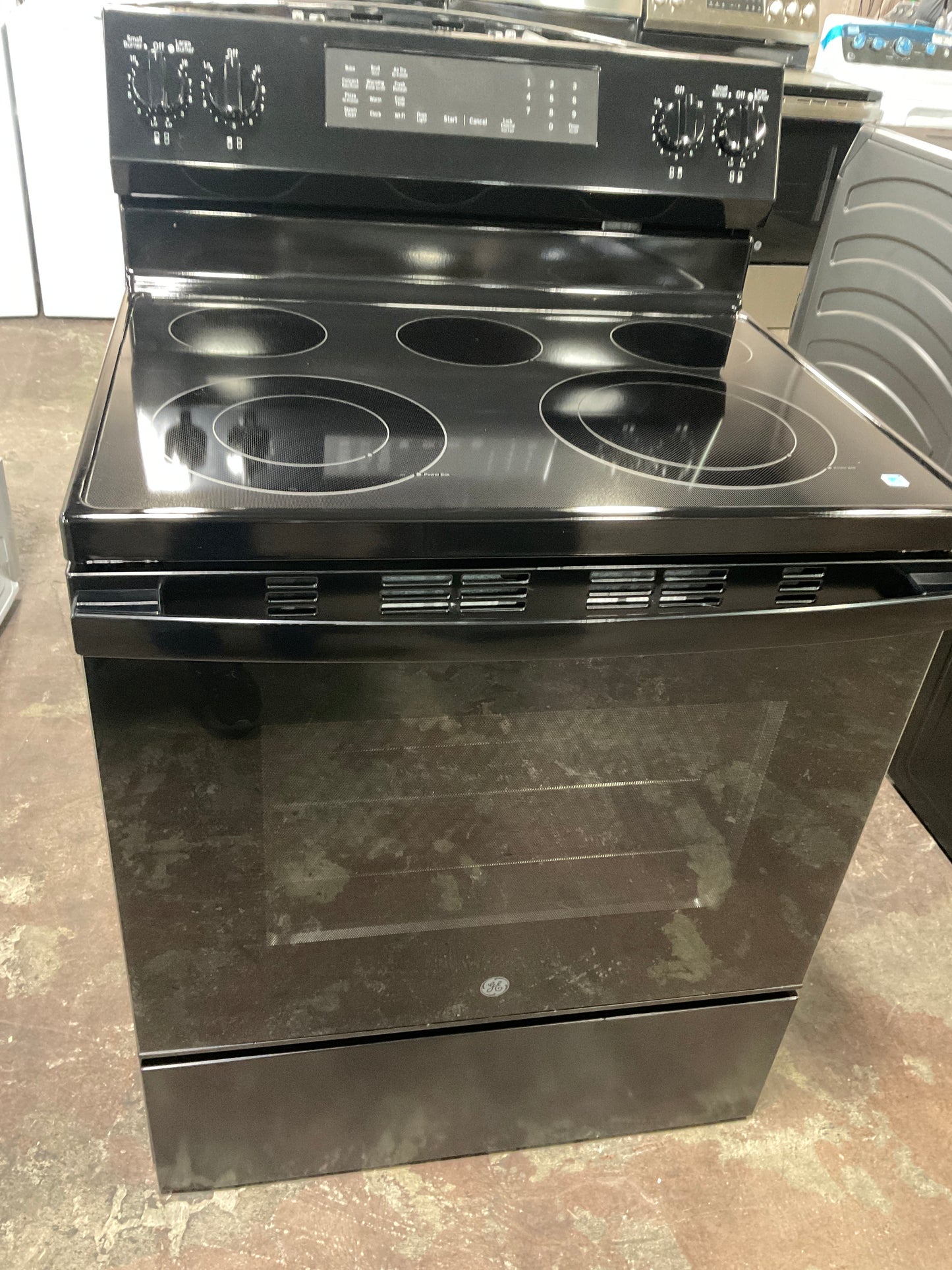 Front view, oven-door closed