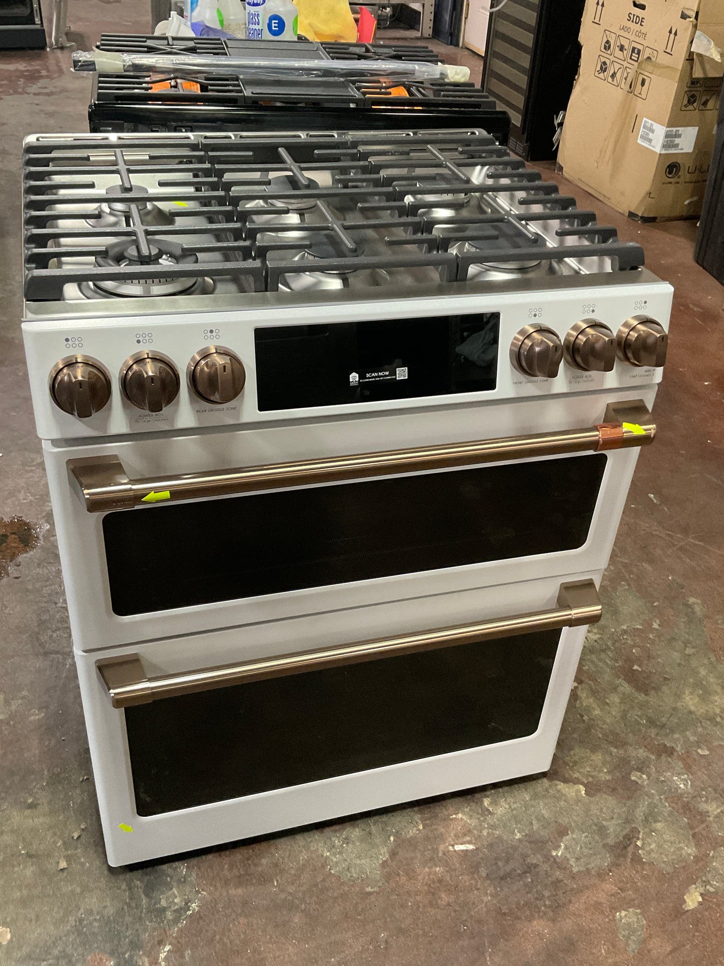 Front view, oven-door closed