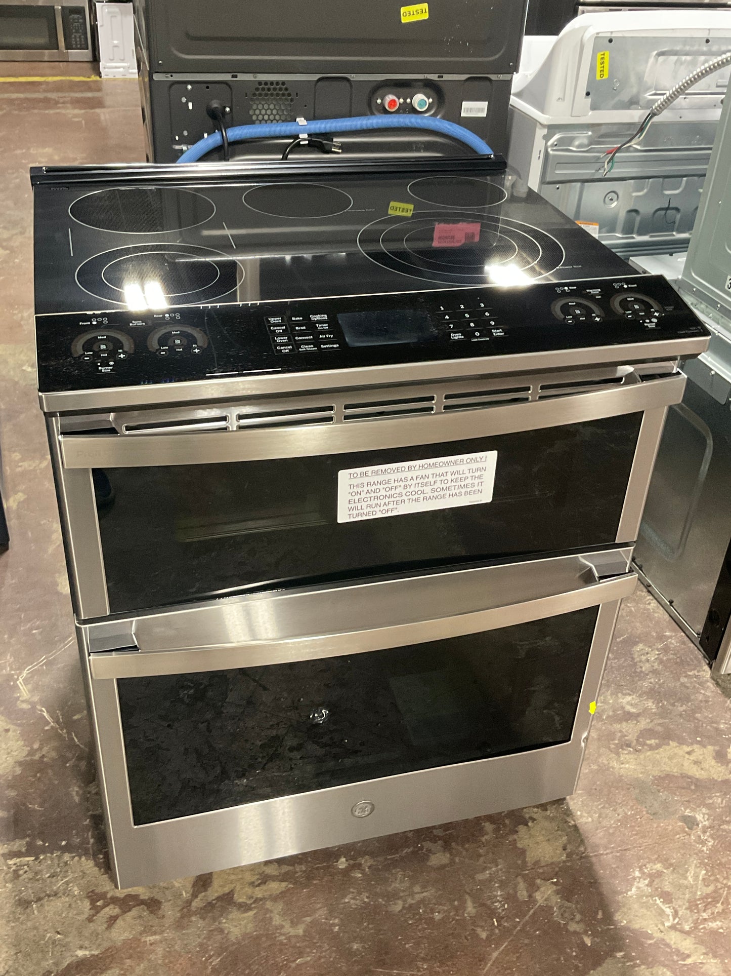 Front view, oven-door closed