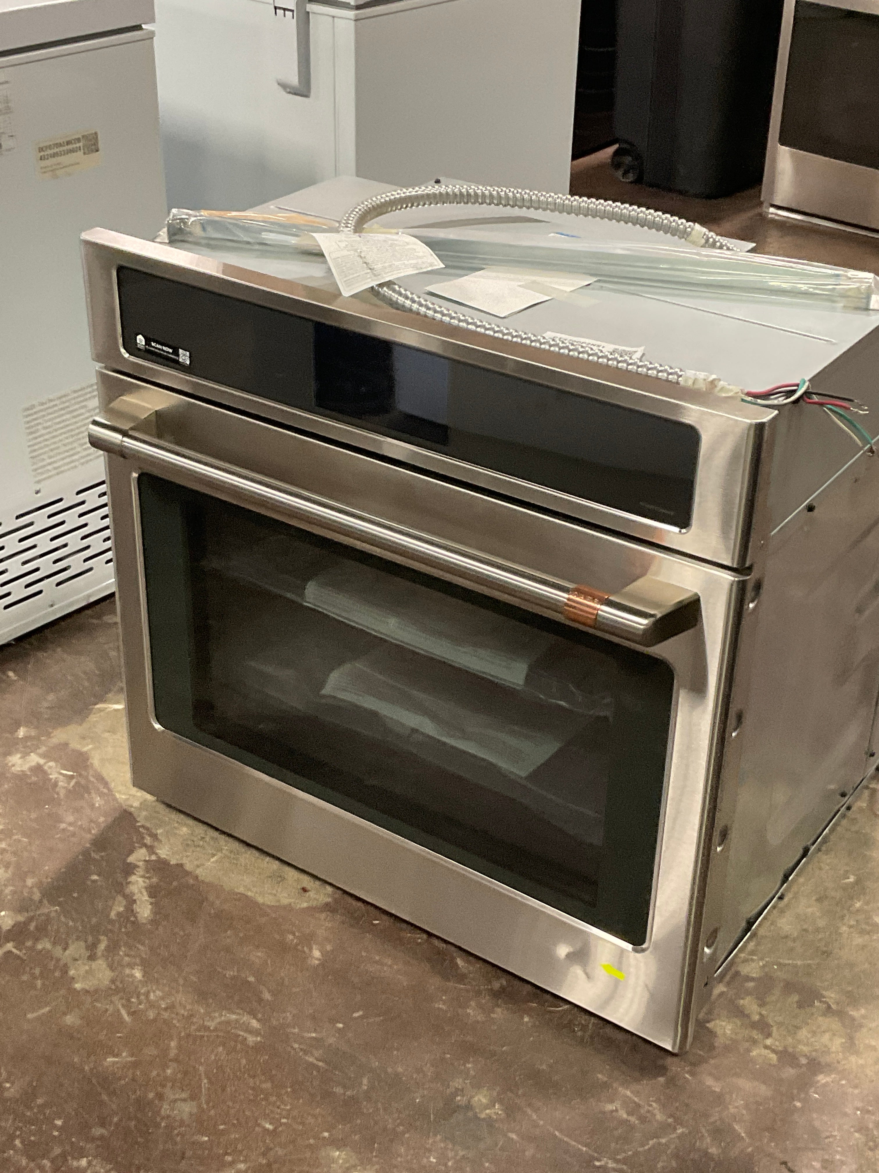 Front view, door closed