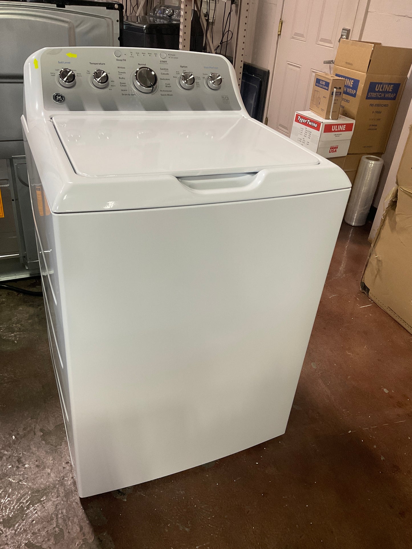 Front view, door closed