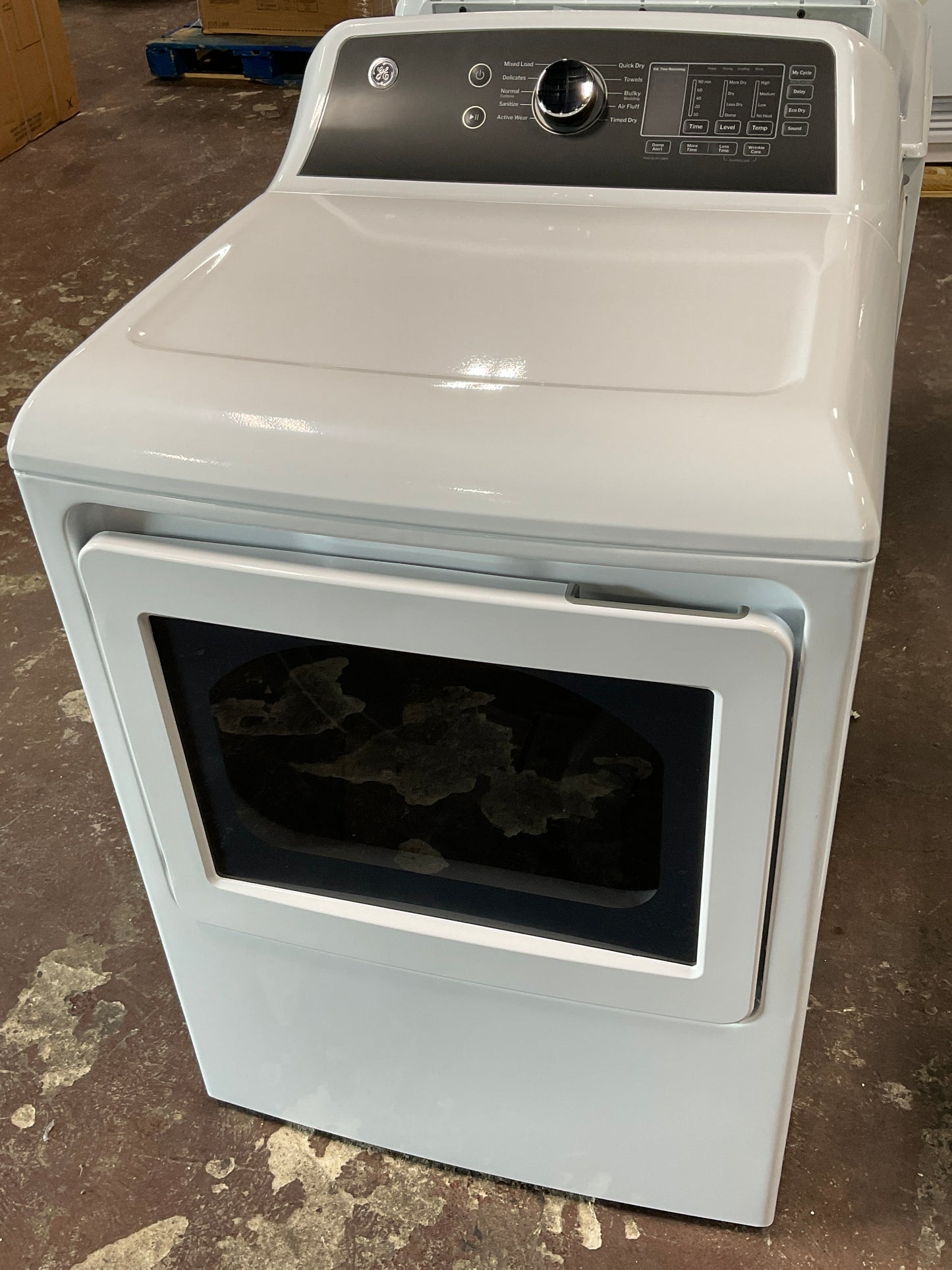 Front view, door closed