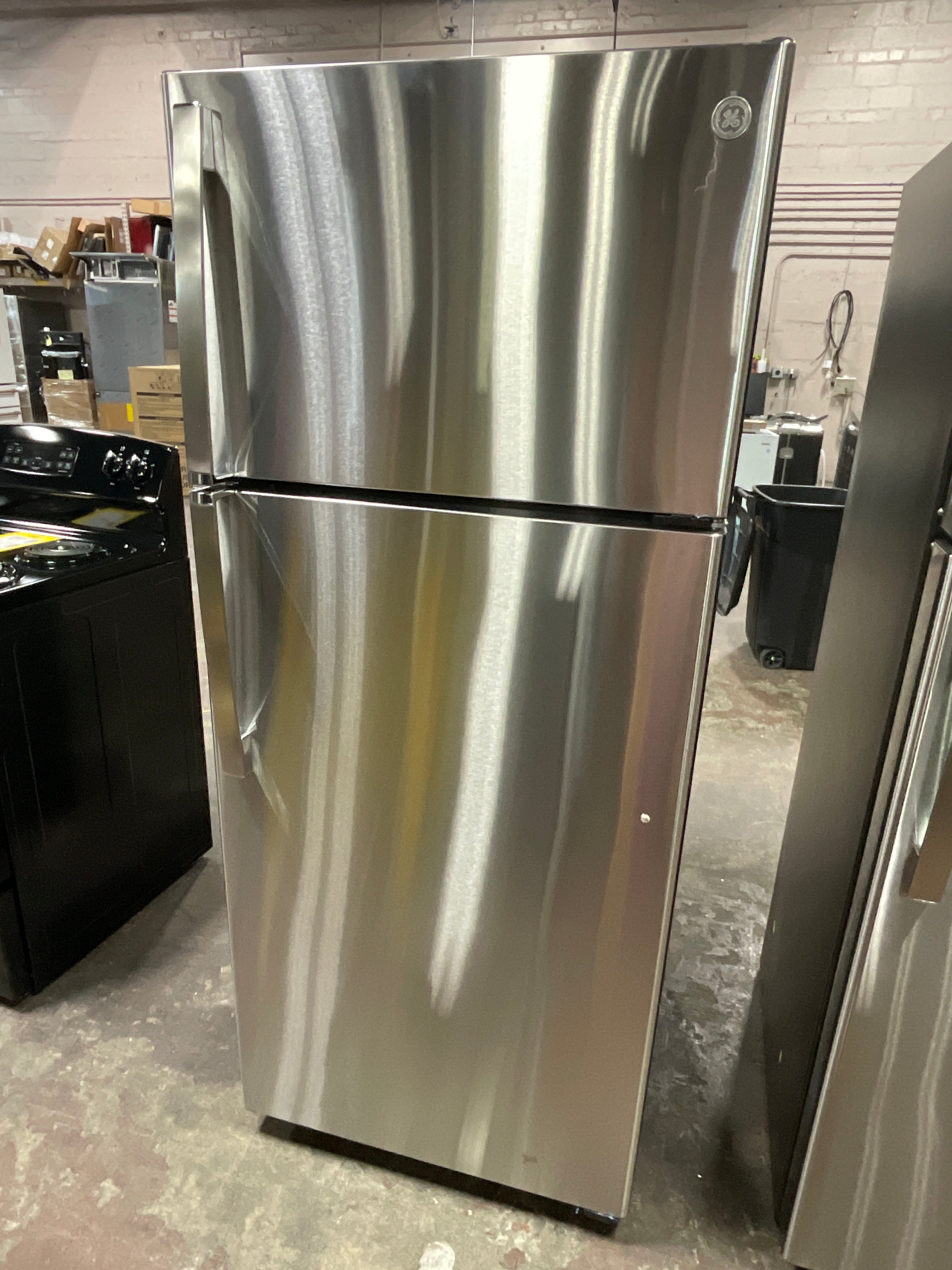 Front view, door closed