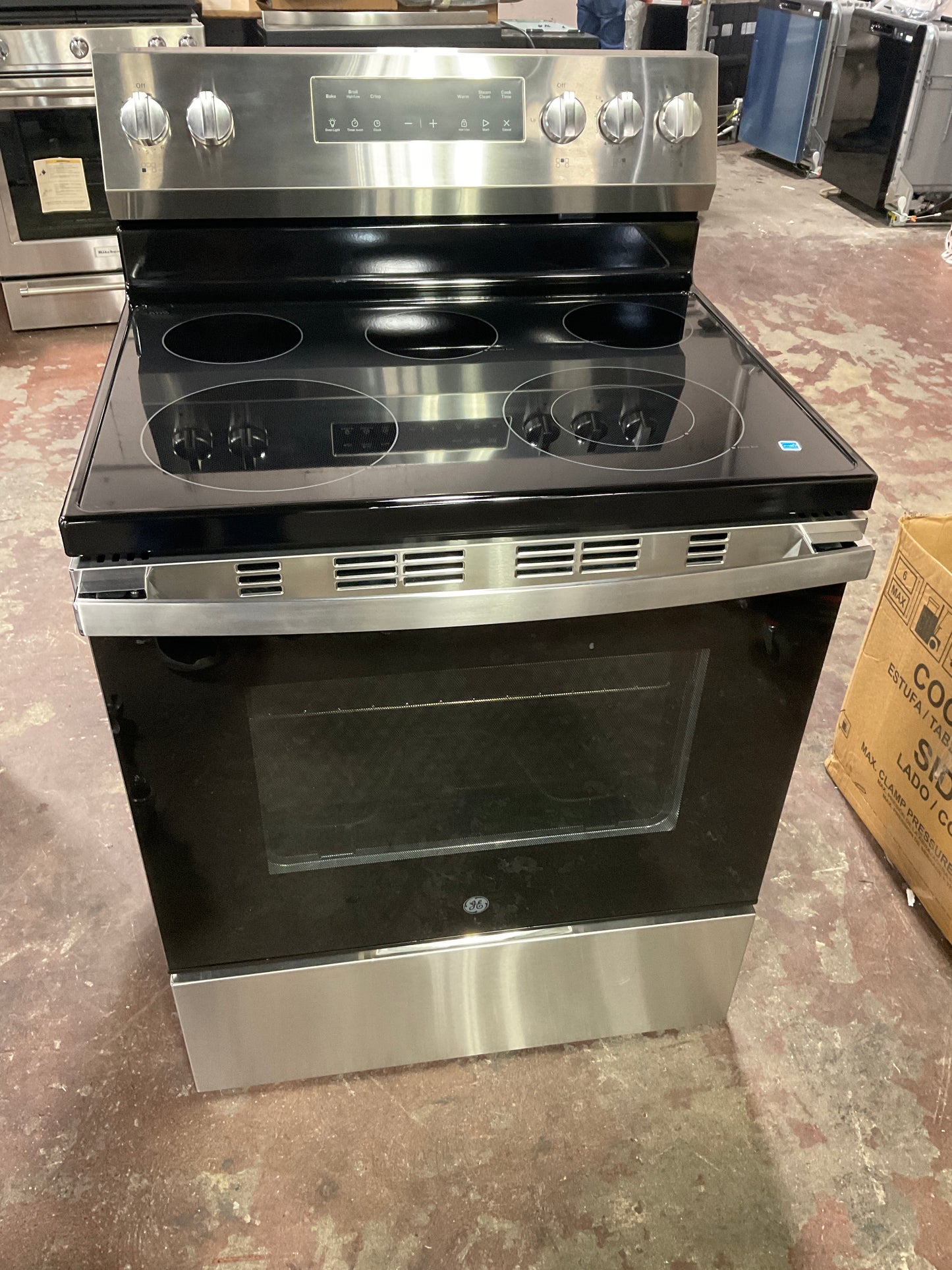 Front view, oven-door closed
