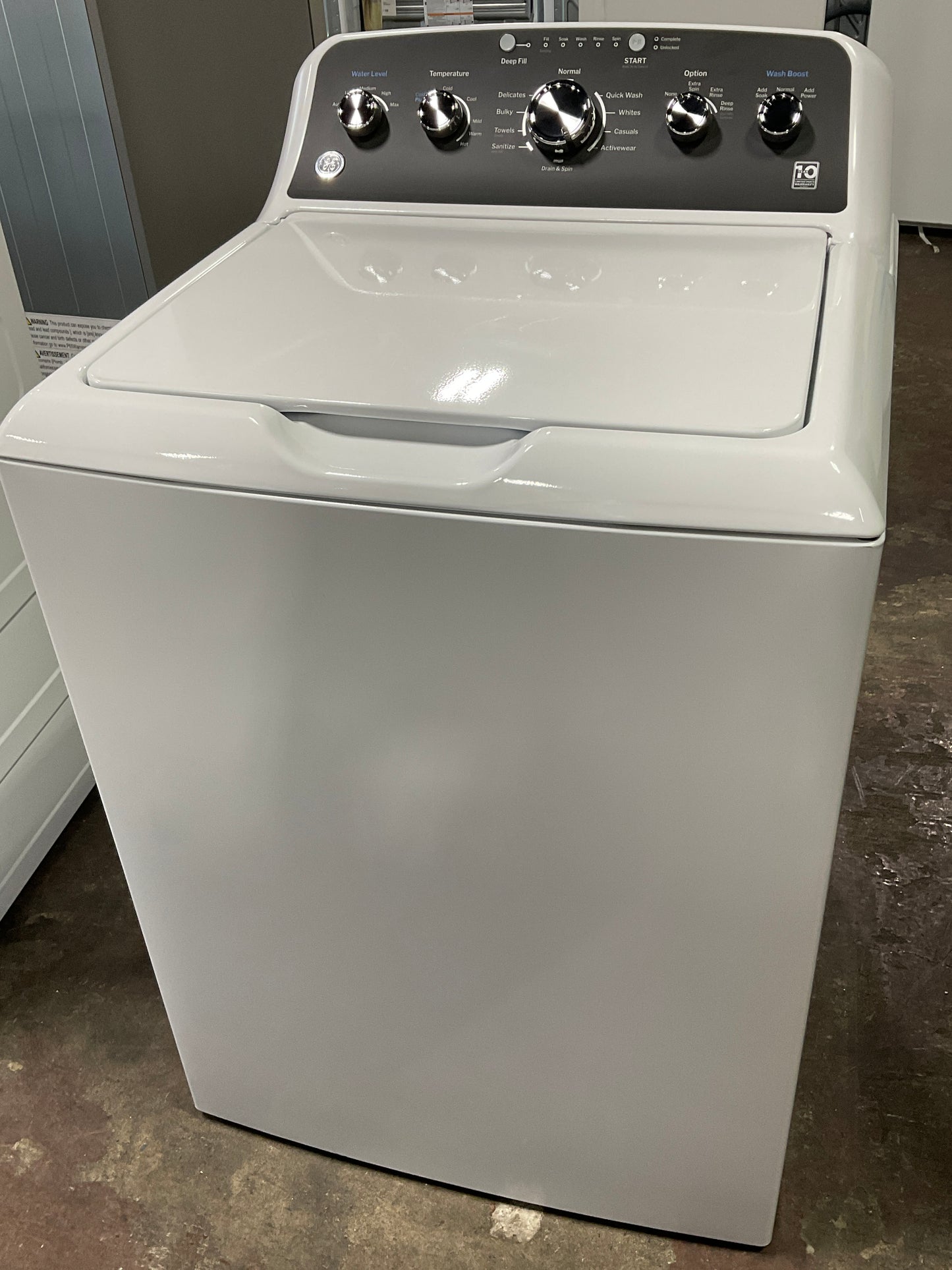 Front view, door closed