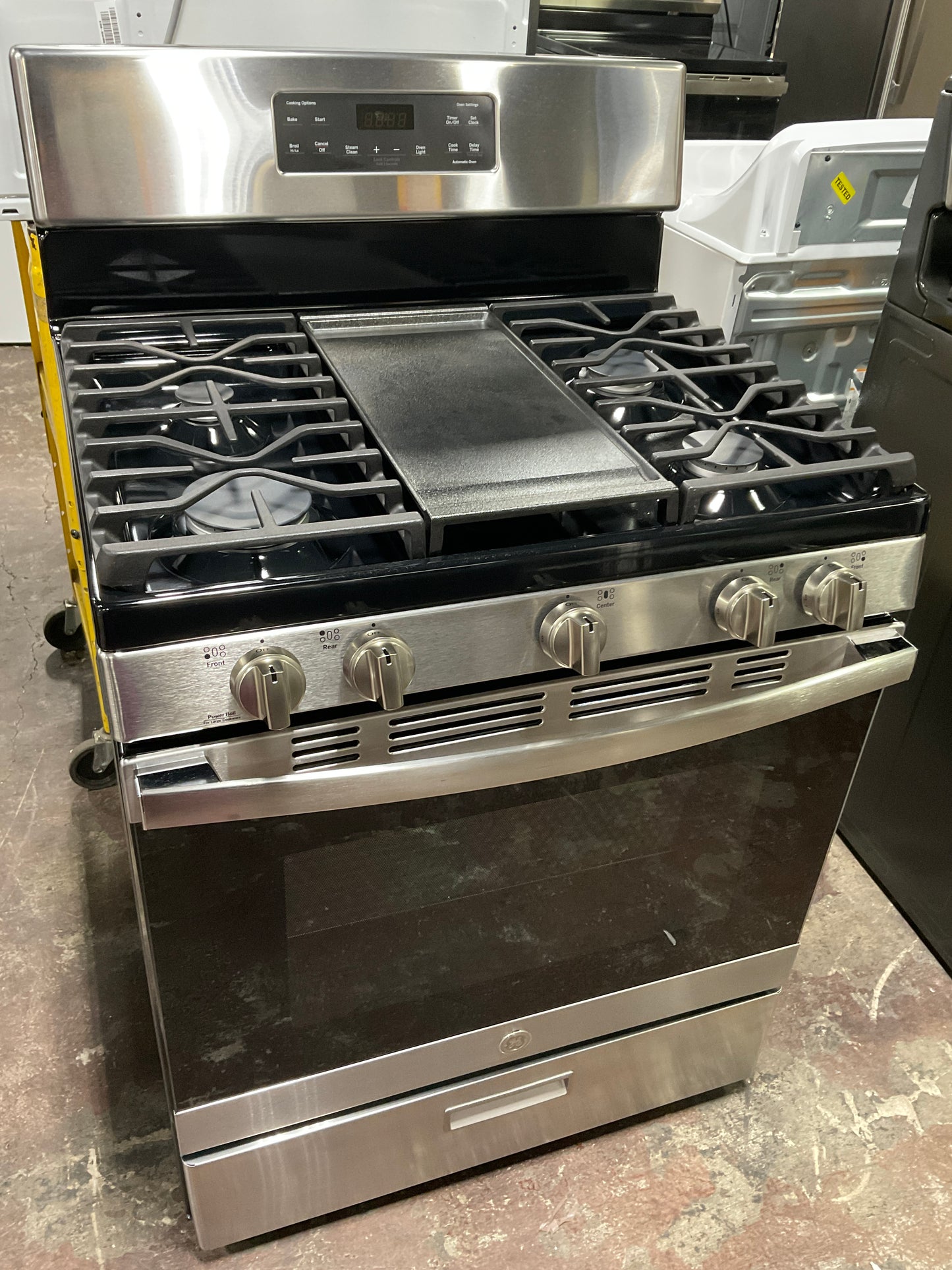 Front view, oven-door closed