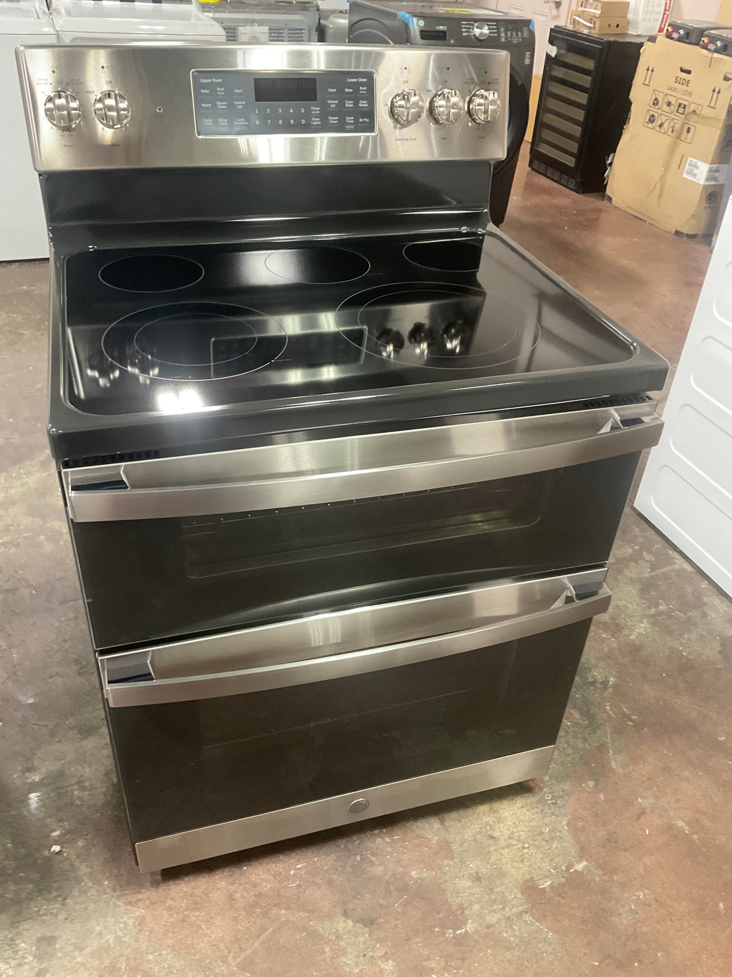 Front view, oven-door closed