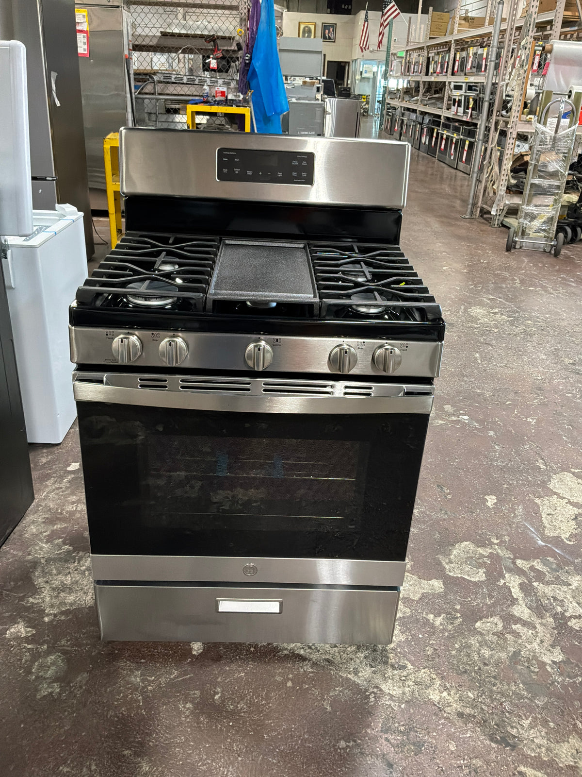 Front view, oven-door closed