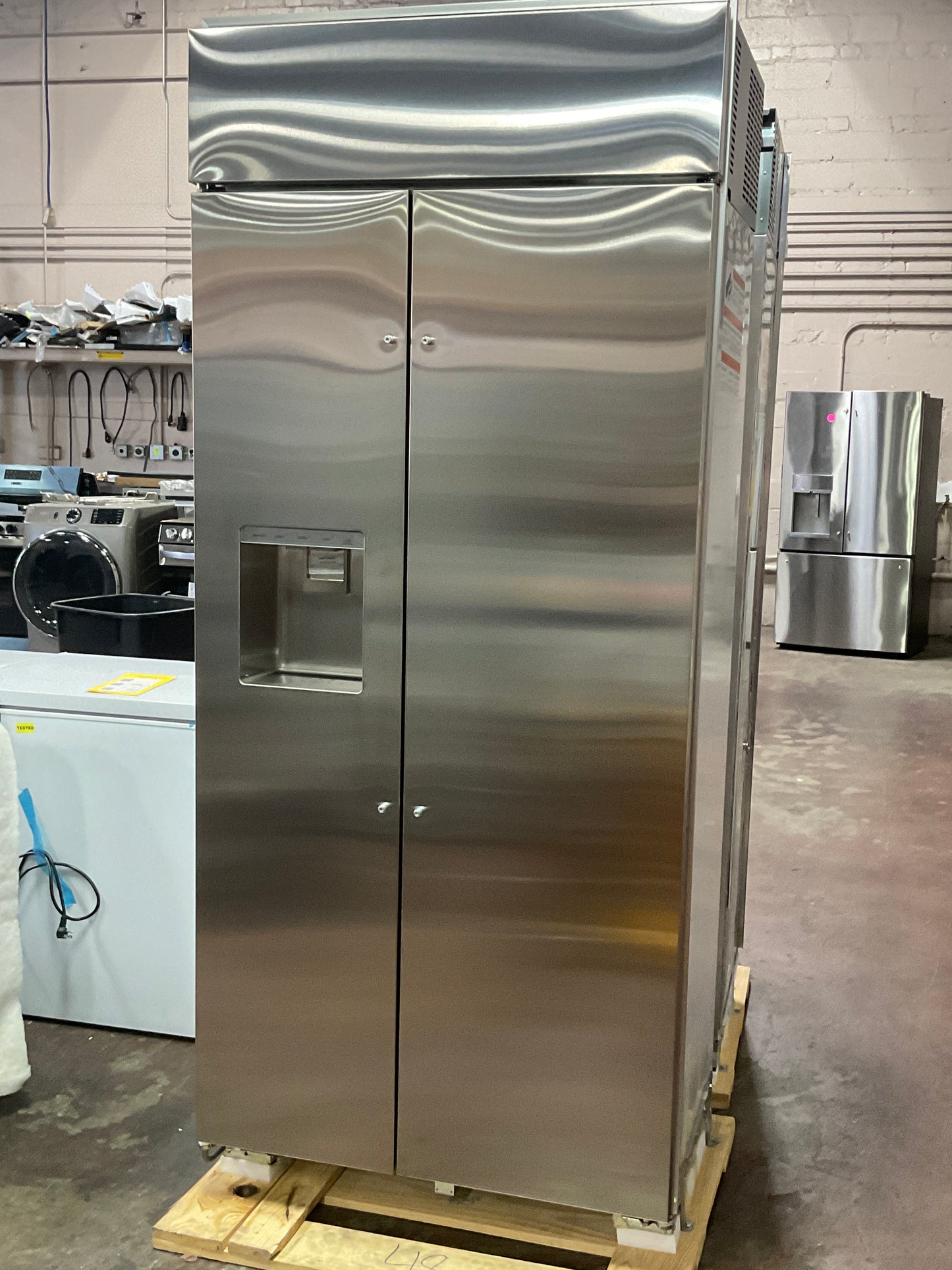 Front view, door closed