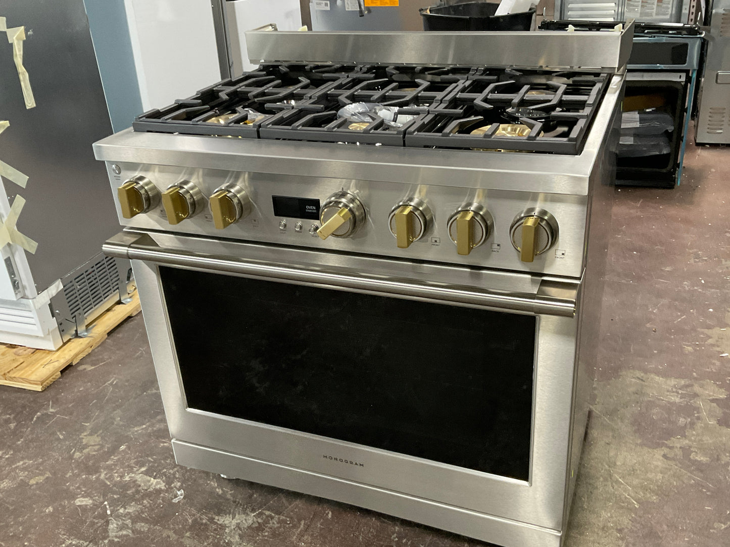 Front view, oven-door closed