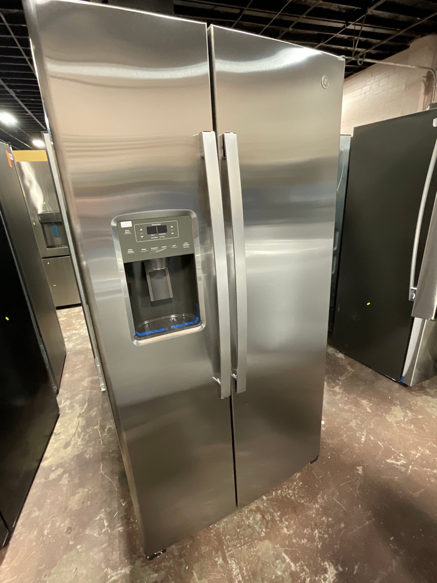 Front view, door closed