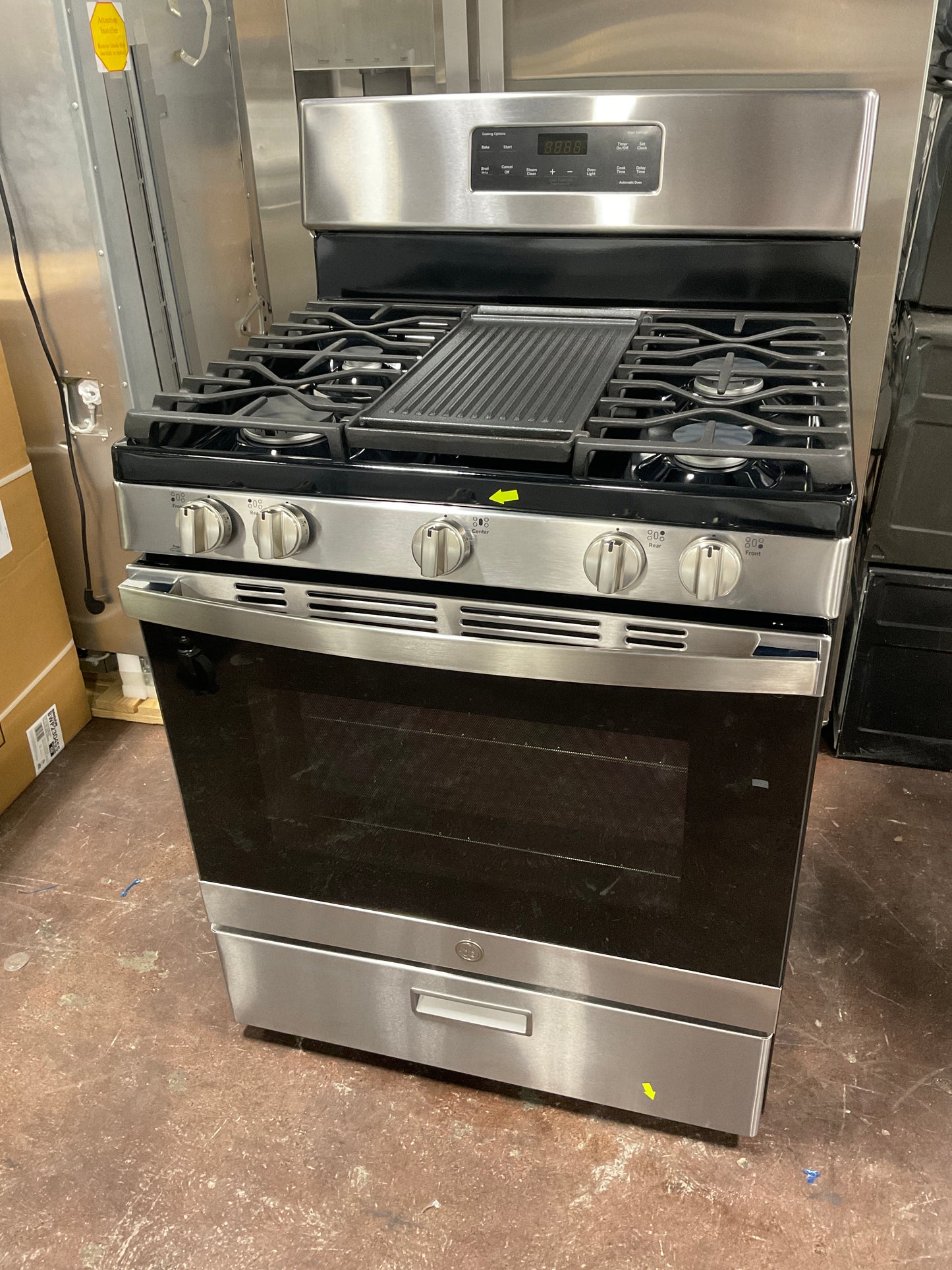 Front view, oven-door closed