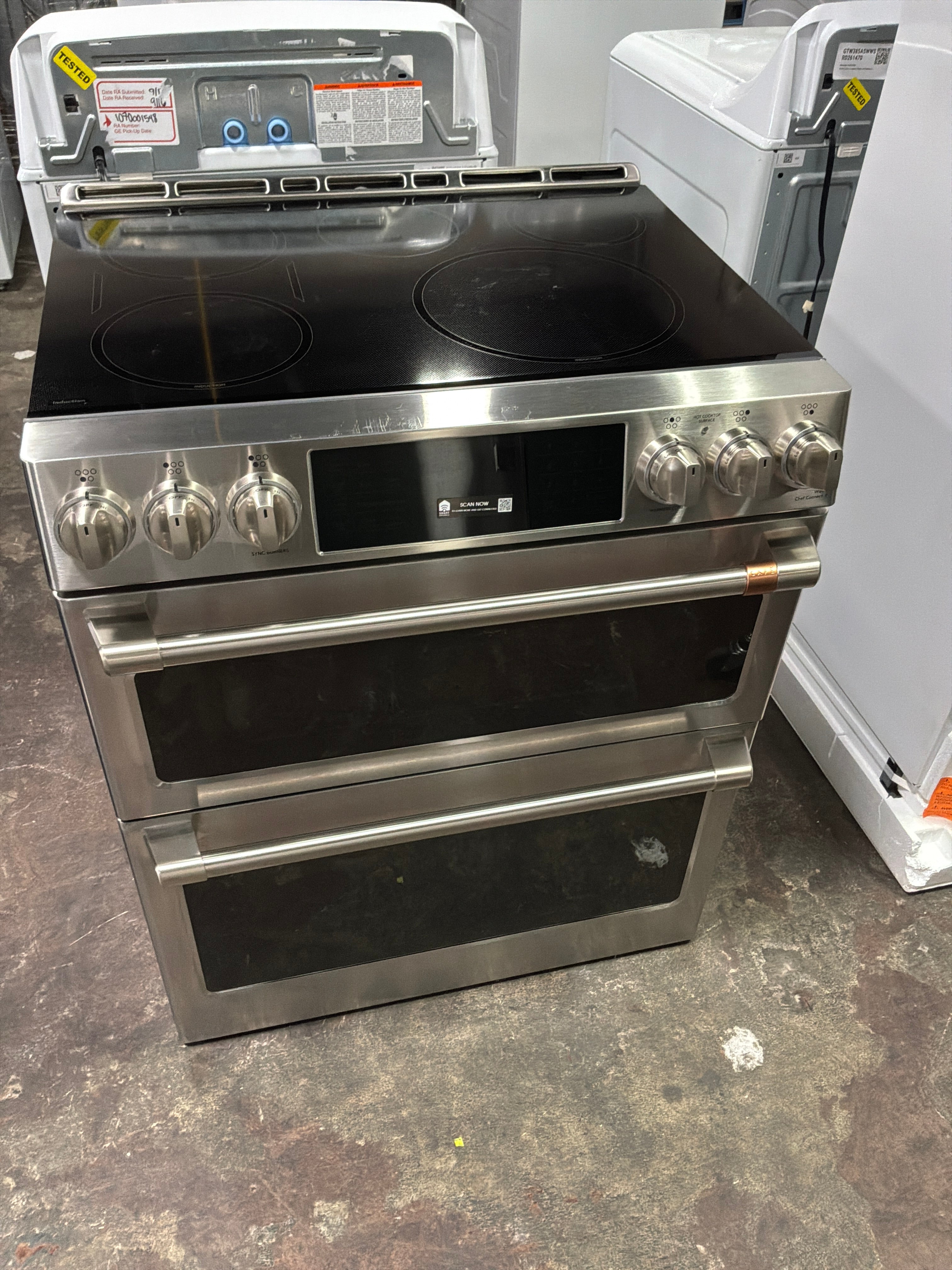 Front view, oven-door closed