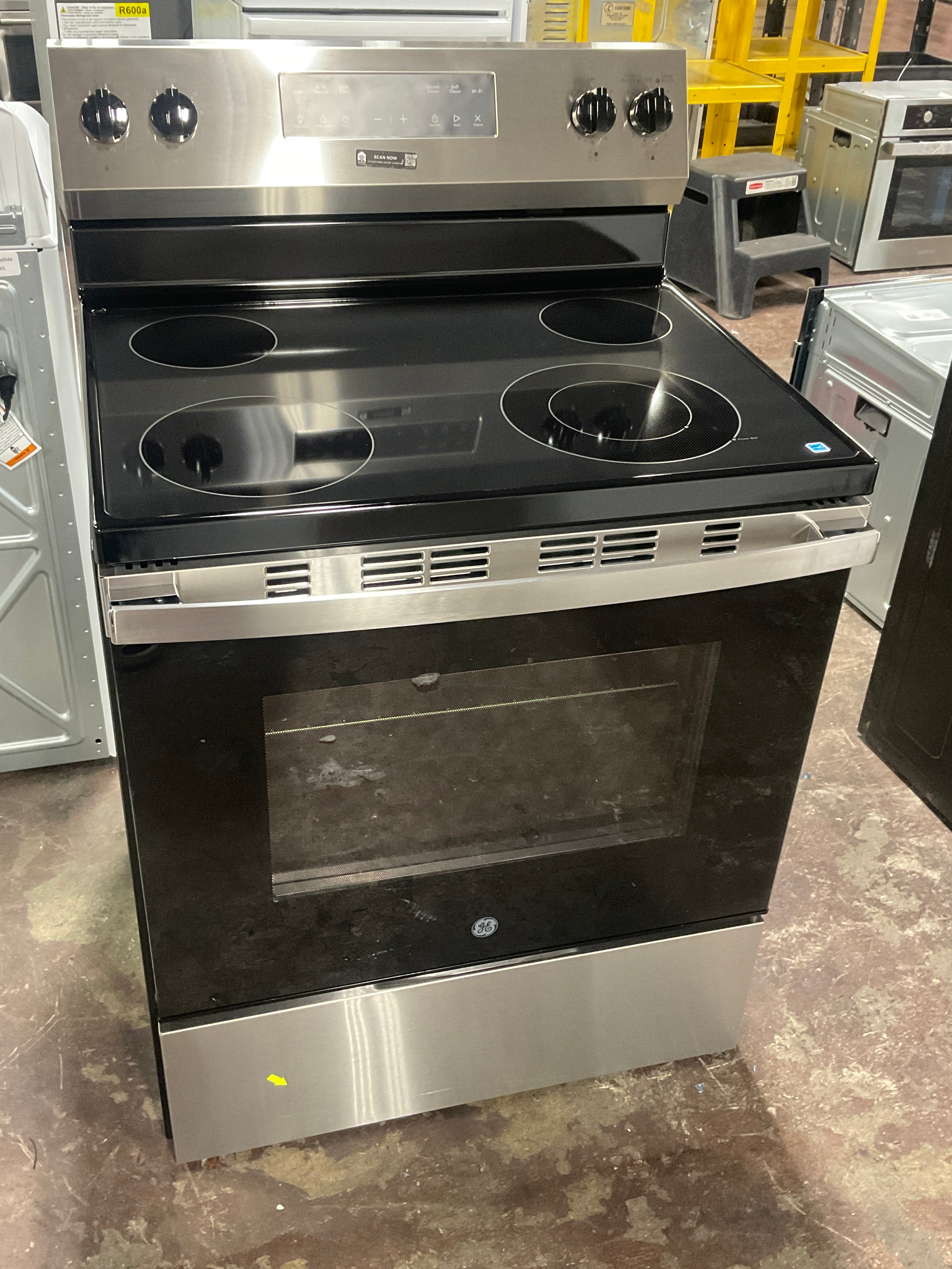 Front view, oven-door closed