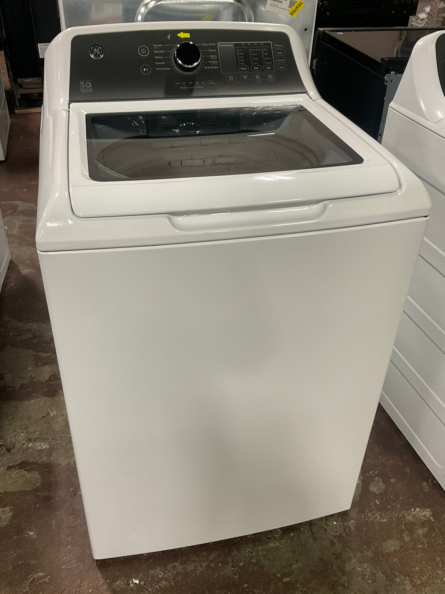 Front view, door closed