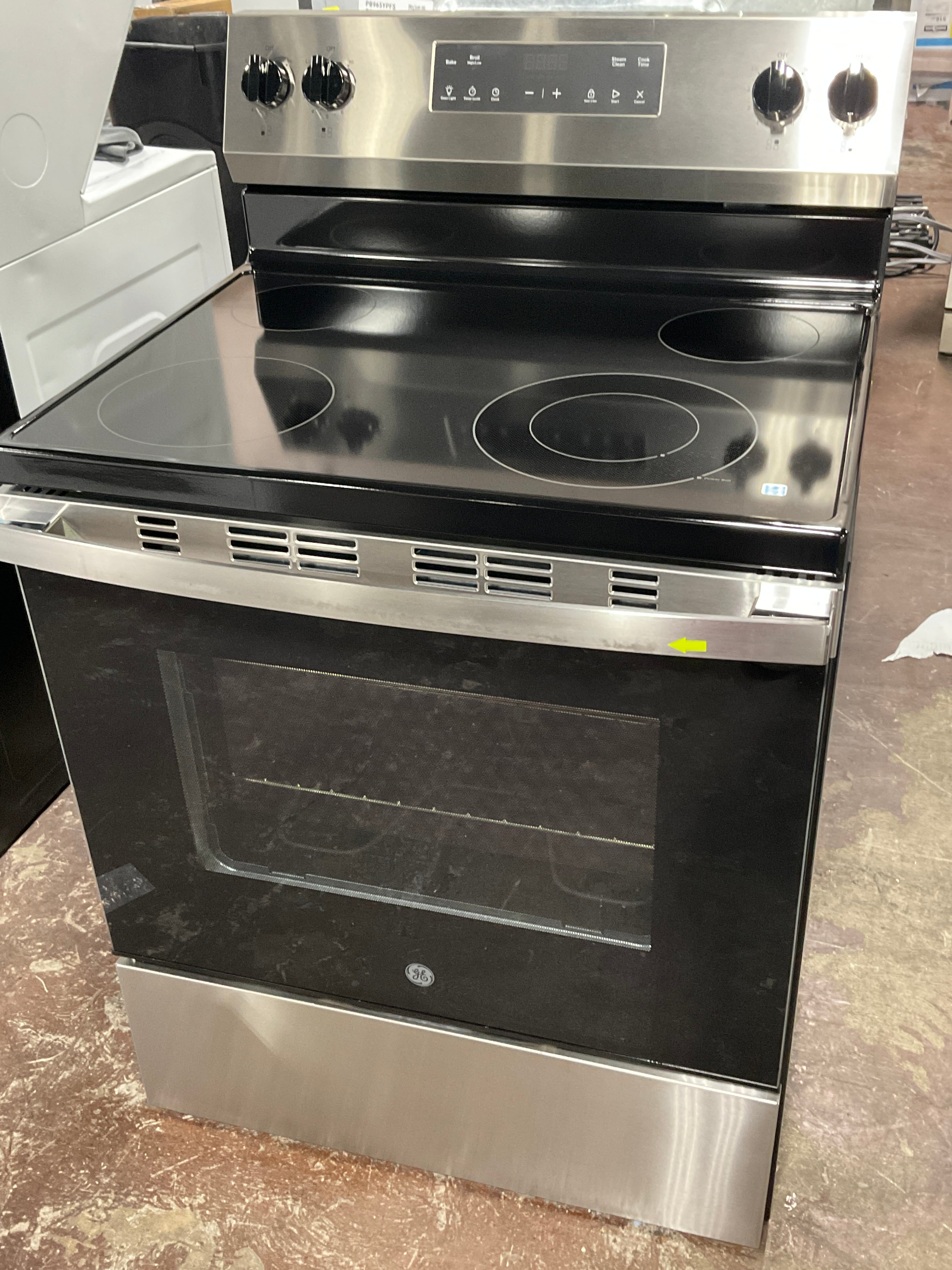 Front view, oven-door closed