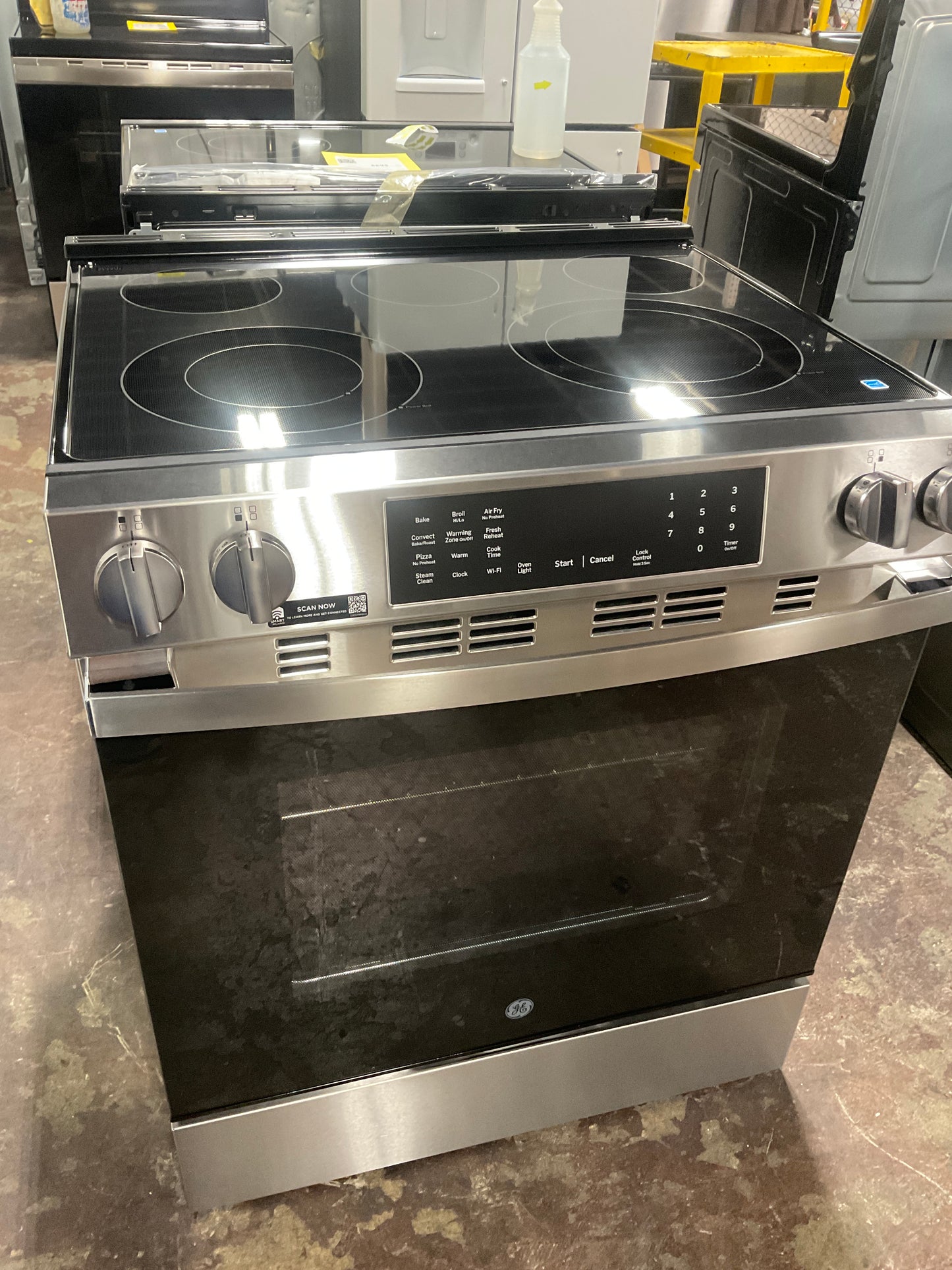 Front view, oven-door closed