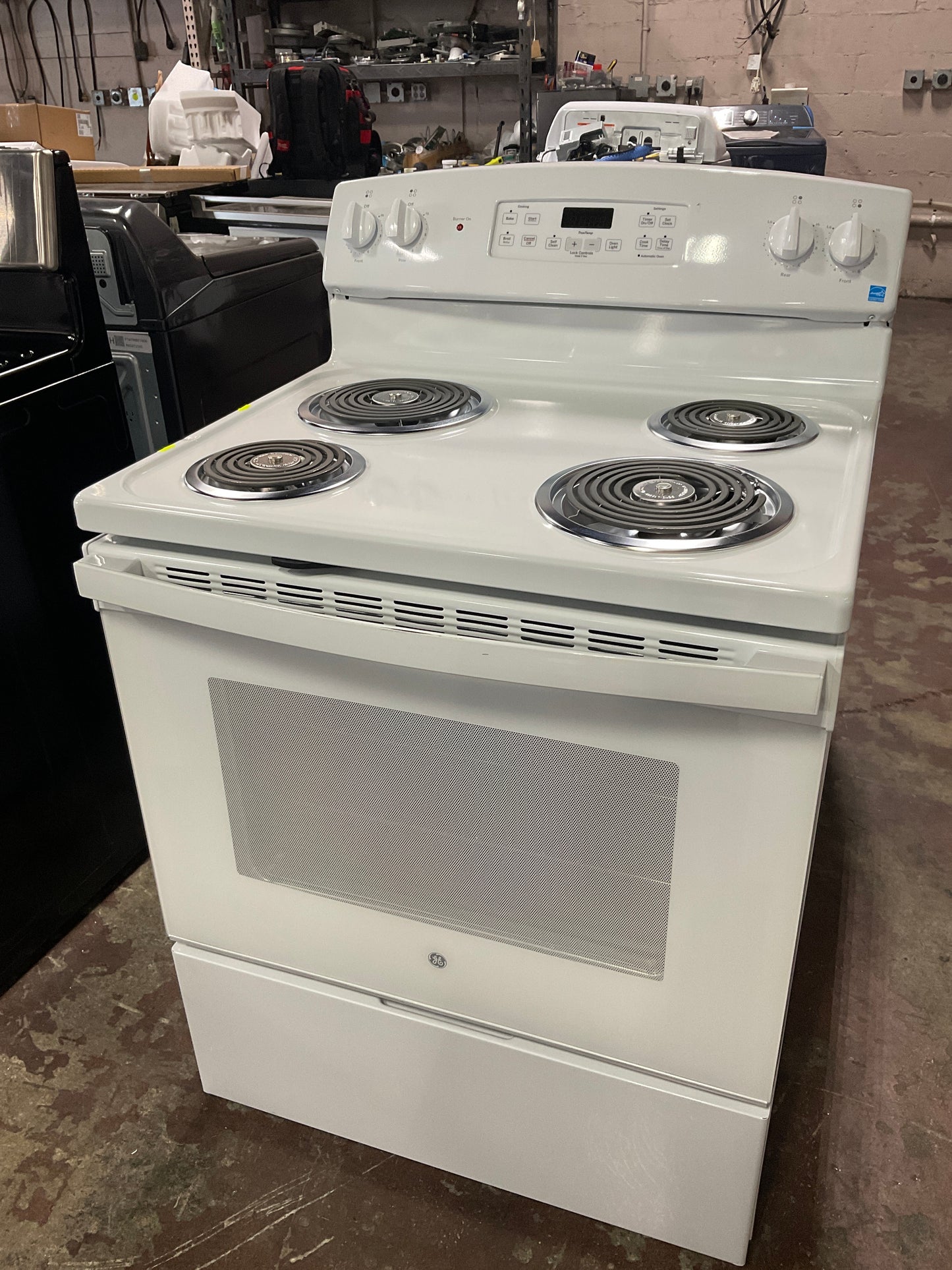 Front view, oven-door closed