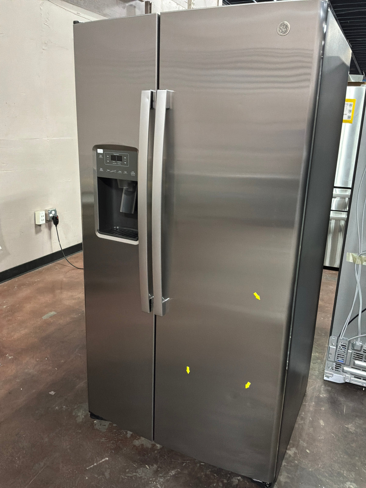 Front view, door closed