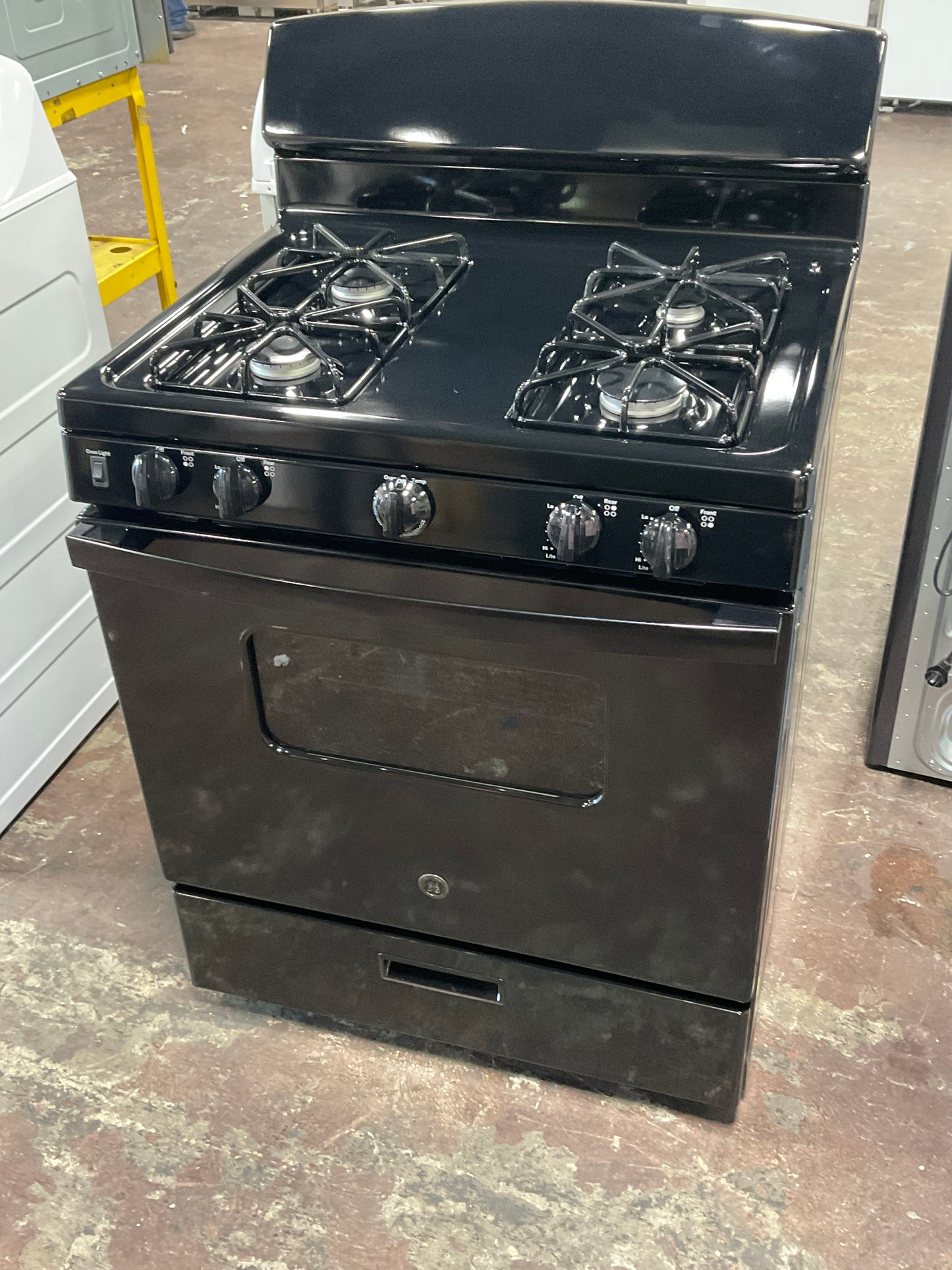 Front view, oven-door closed