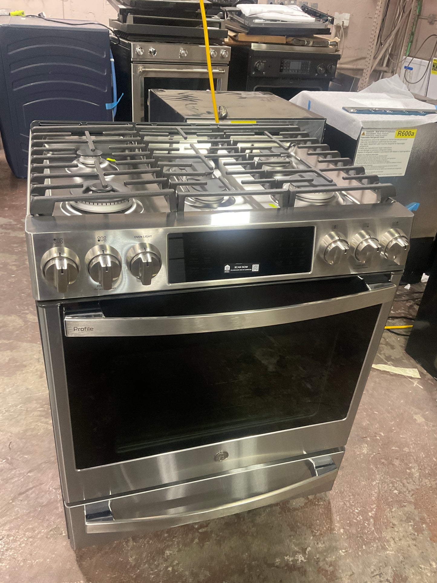 Front view, oven-door closed