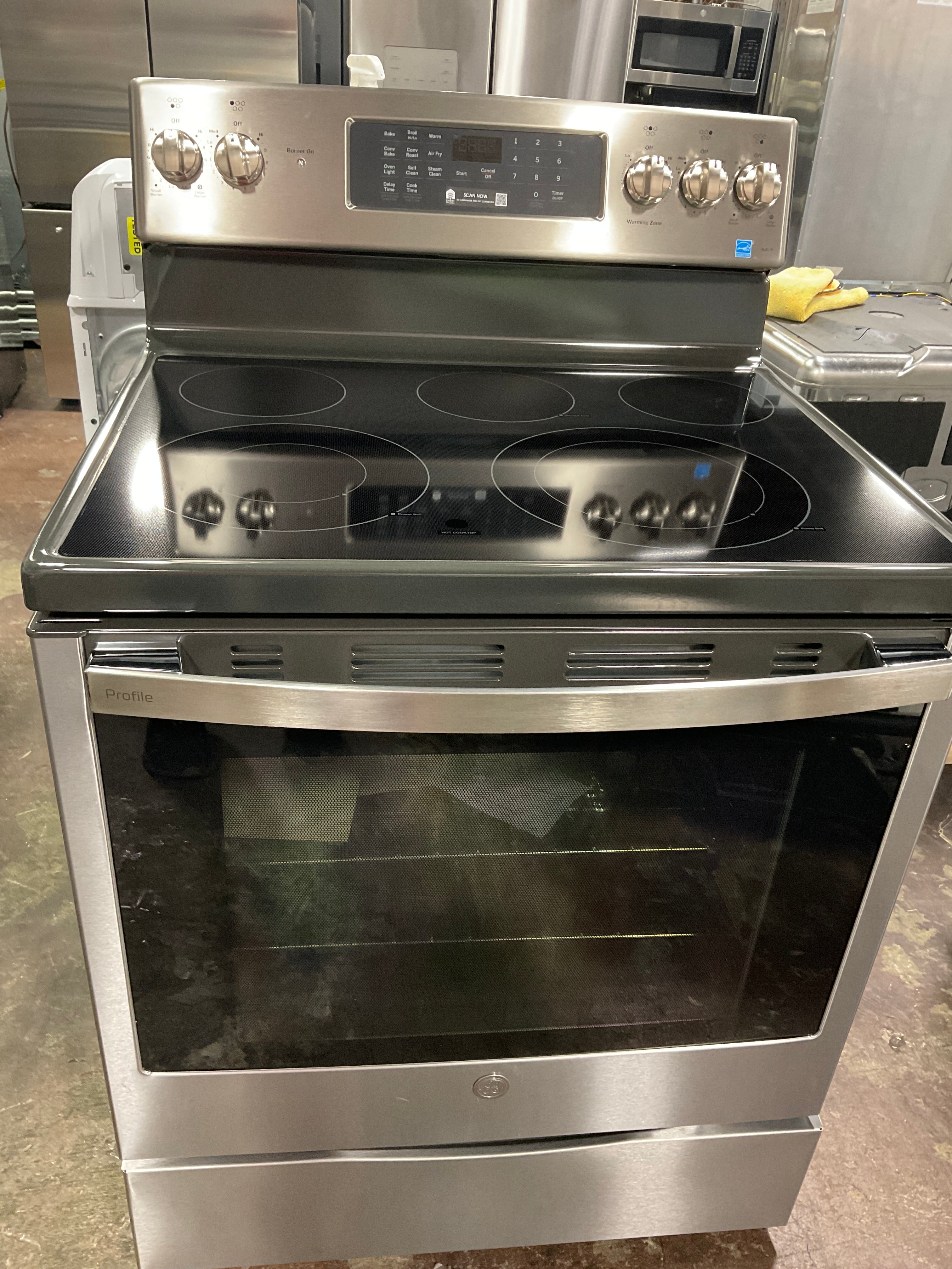 Front view, oven-door closed