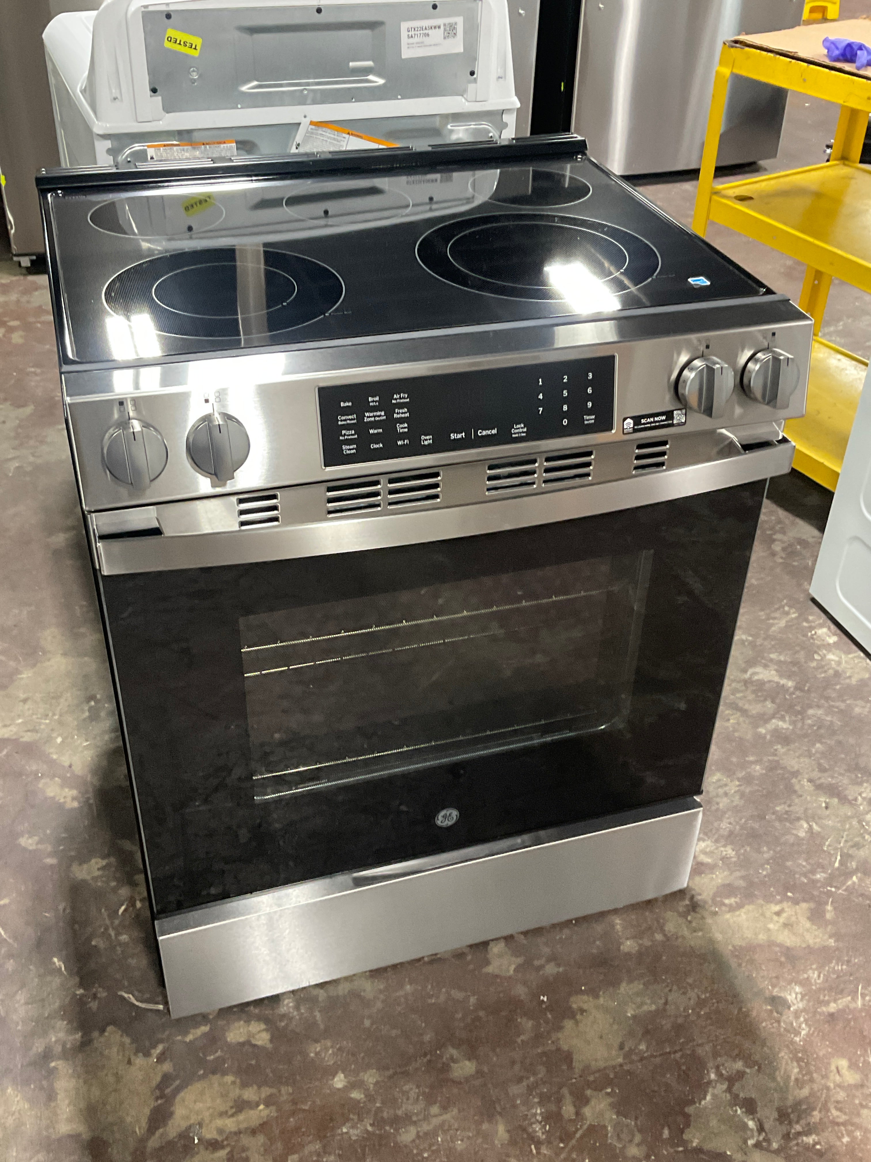 Front view, oven-door closed