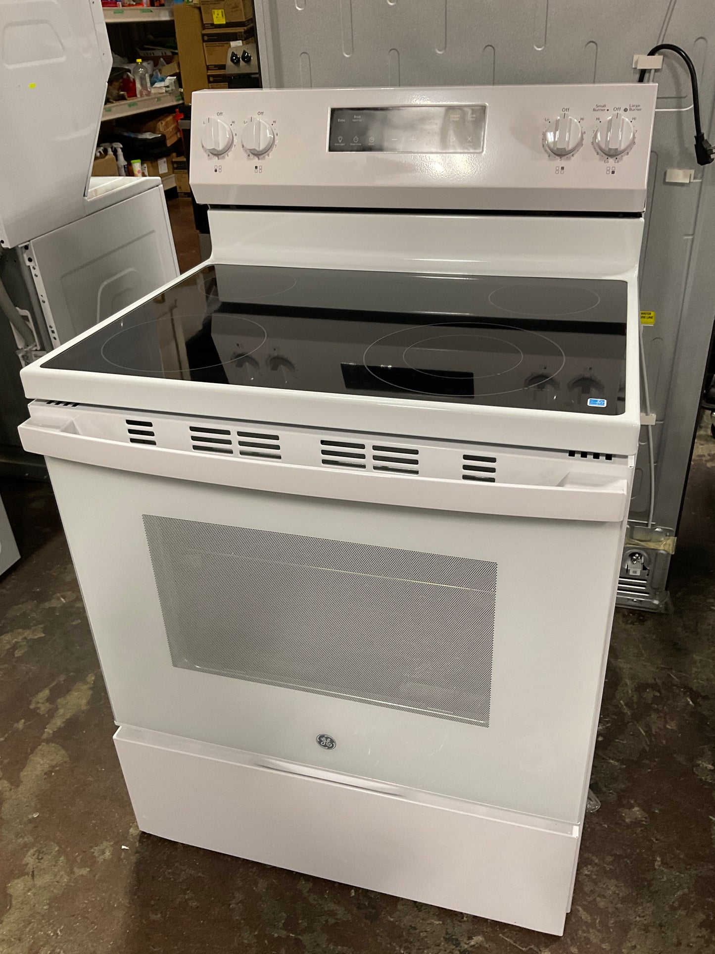 Front view, oven-door closed
