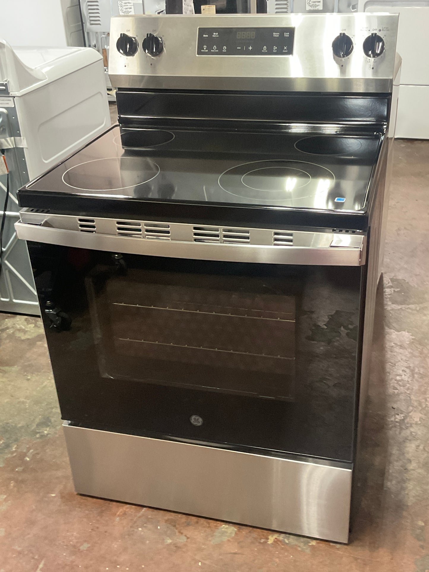 Front view, oven-door closed