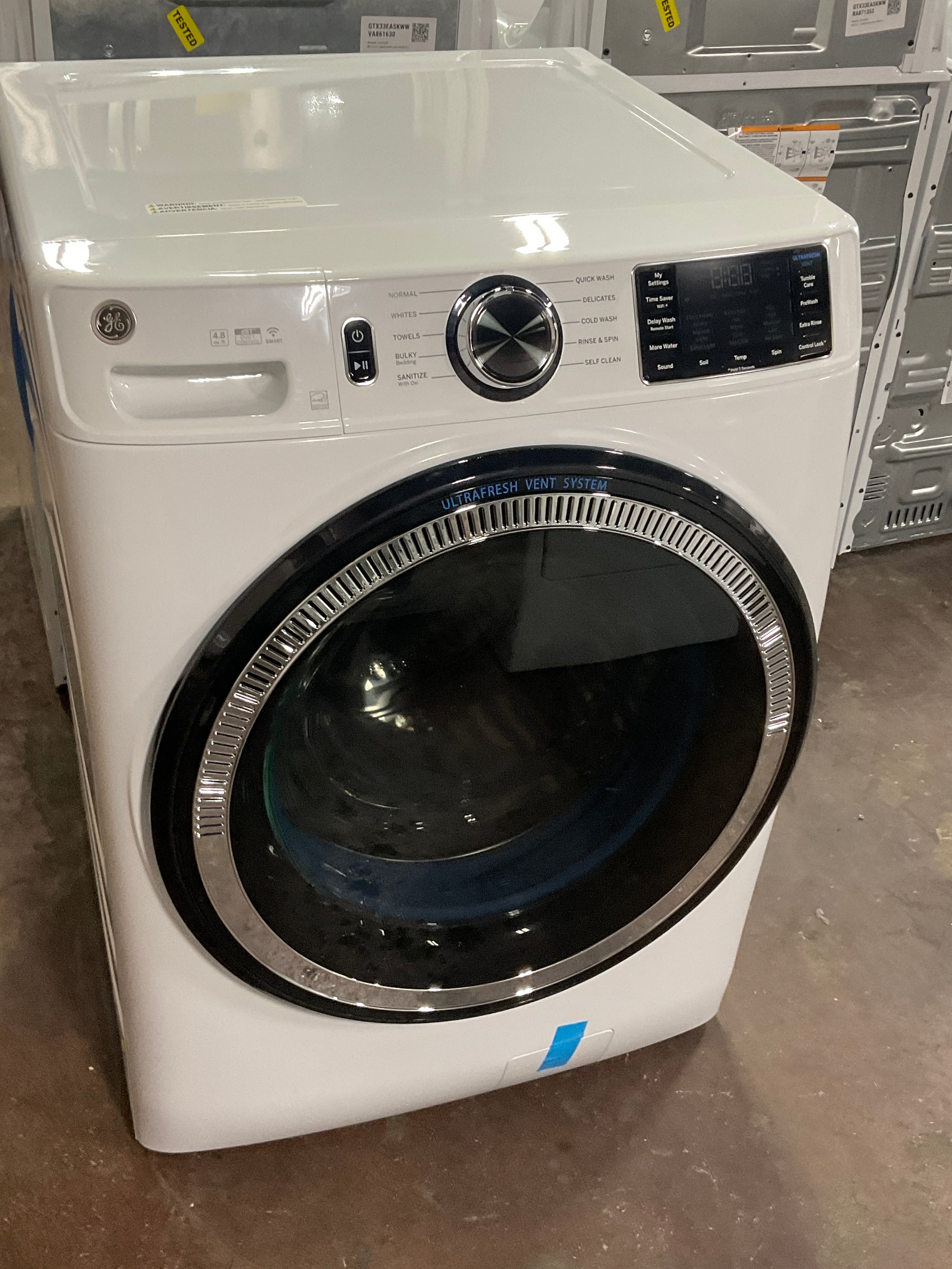 Front view, door closed