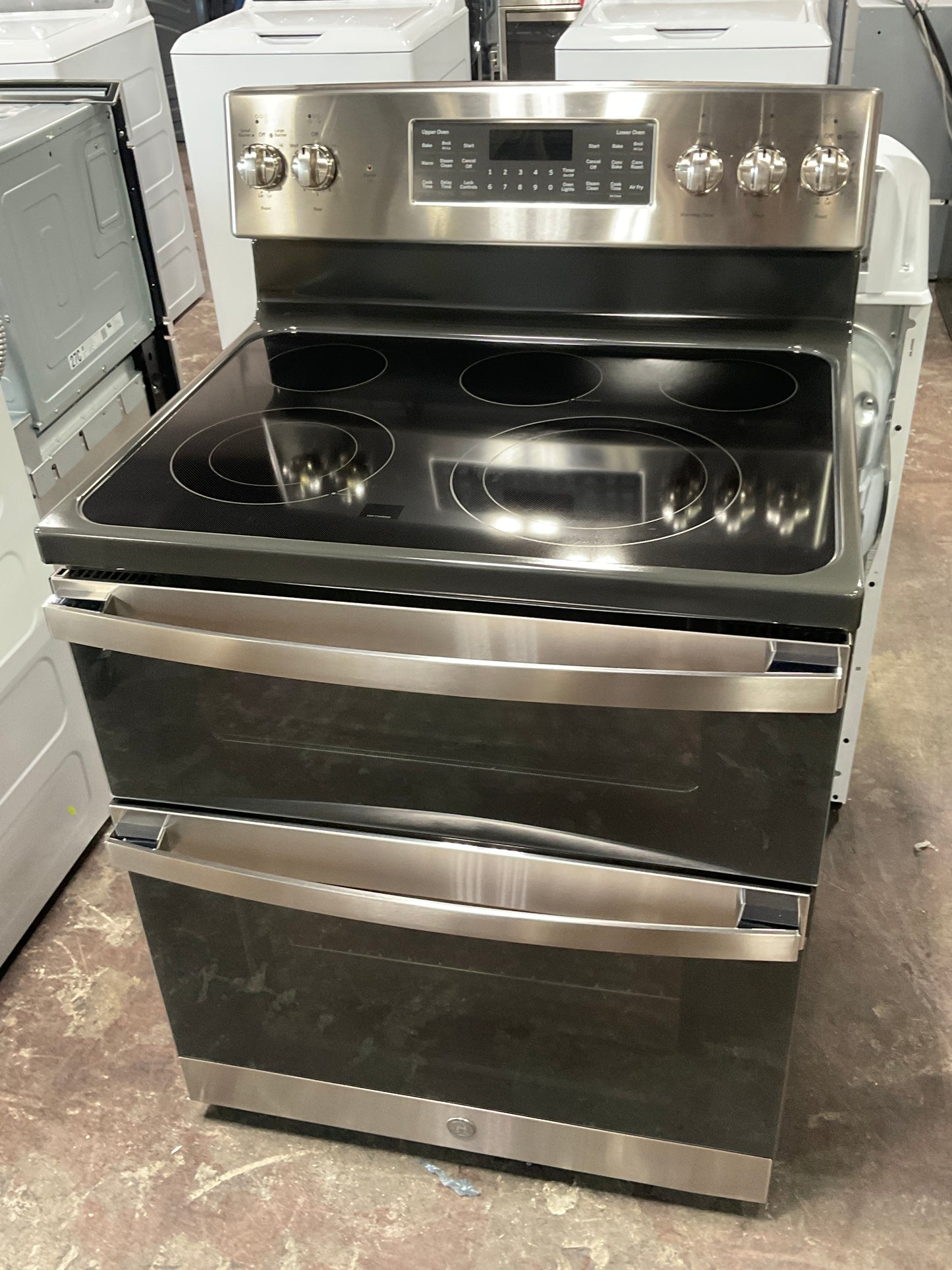 Front view, oven-door closed