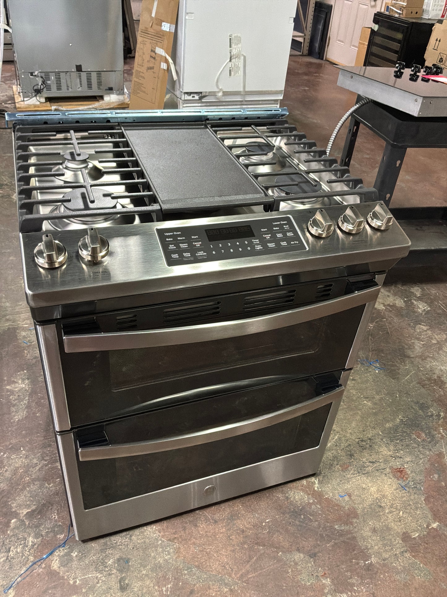 Front view, oven-door closed